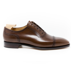 Victor Noir: Elegant Oxford Brown Leather Formal Shoes – Wingtip Detailing