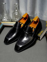 Luxury Black Leather Loafer with Wooden Shoe Tree for Men