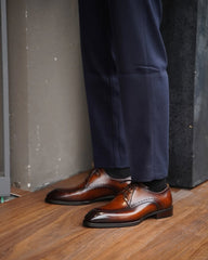 Elegant Tan Leather Wingtip Oxford Shoes For Mens