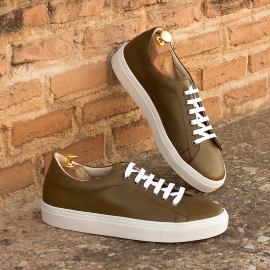 Olive Green Leather Sneakers with White Soles and Classic Lace-Up Design