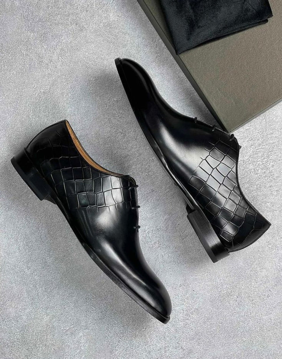 Klyven Black Croc-Embossed Leather Oxford Shoes