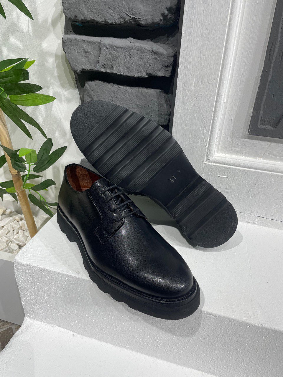 ModeshRigal Black Leather Derby Shoes for Men