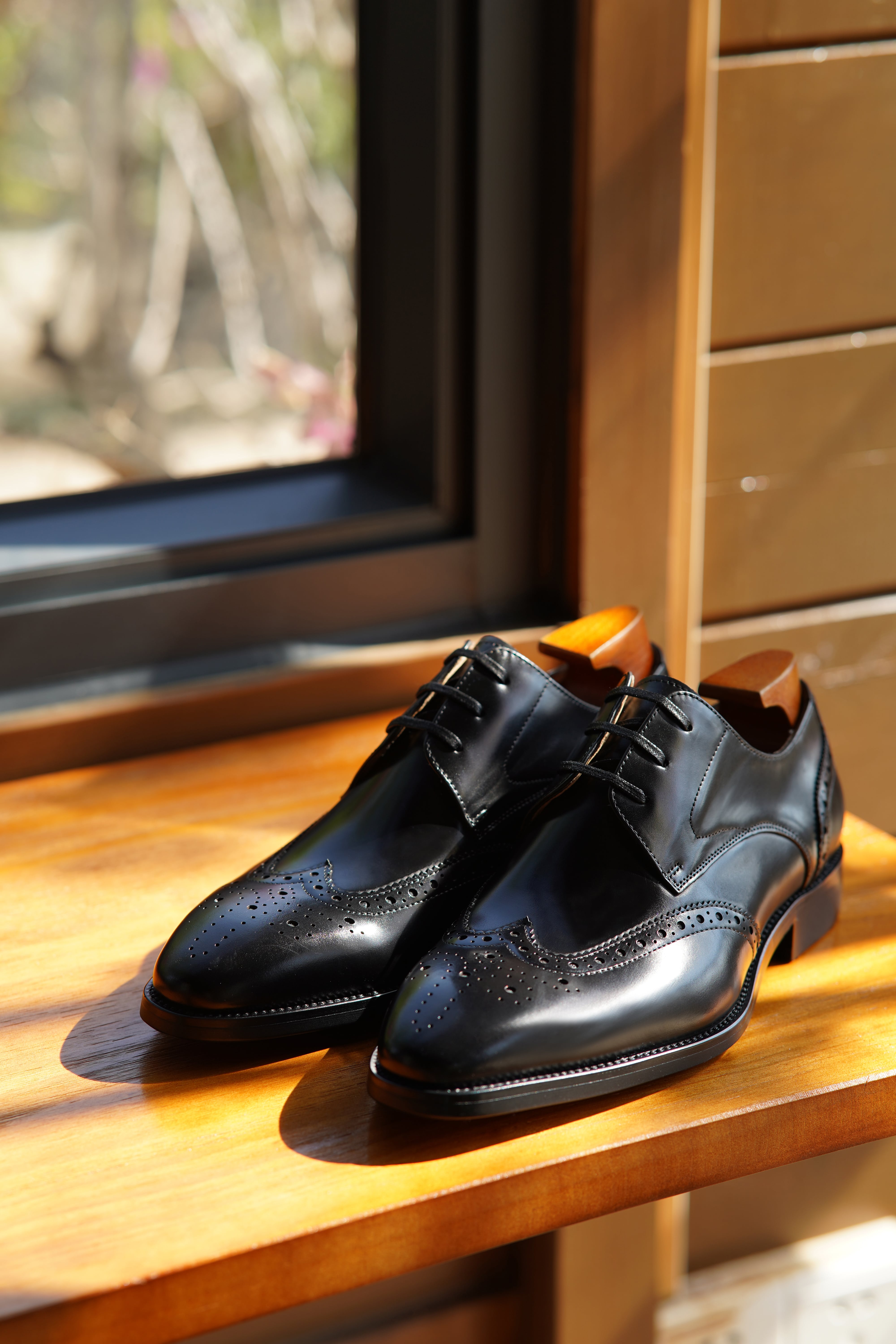 Artisan Crafted Wingtip Brogues in Black